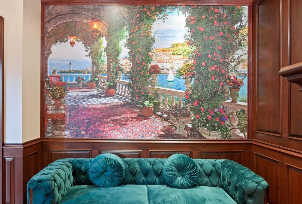 French Chateau W/Swim Spa & Theatre: 11,700 Sqft カルガリー エクステリア 写真